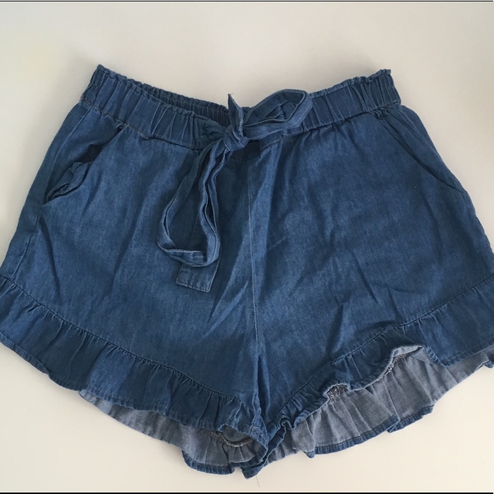 Formal shorts with loose fit and denim print